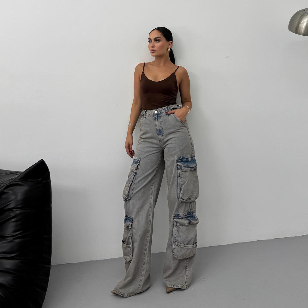 High-waisted cargo jeans for women with practical pockets Lune London