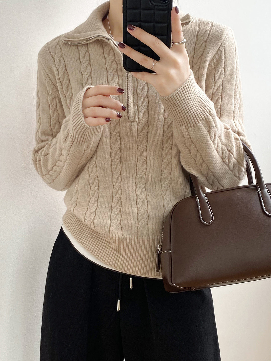 Pull en tricot épais pour femme avec col montant et motif en cable Chic & Stil