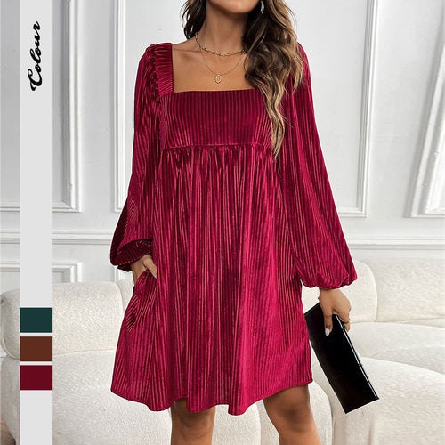 Robe oversize pour femmes avec un élégant détail de volants et en tissu cord luxueux Chic & Stil