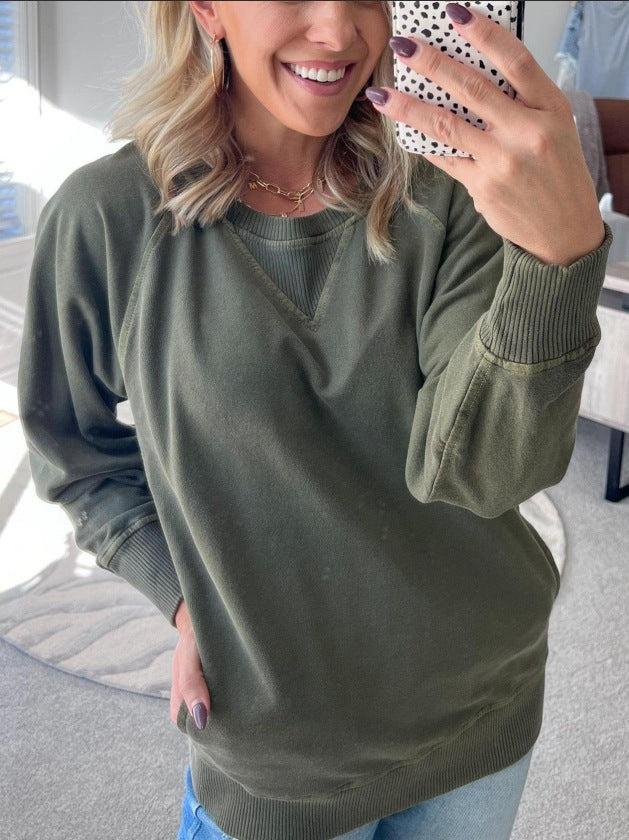 Ladies Casual Oversized Sweatshirt with practical pockets Lune London