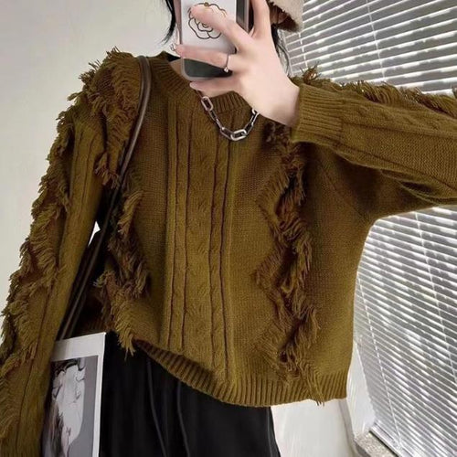 Thick knitted jumper for ladies with fringe details and a relaxed fit Amarae