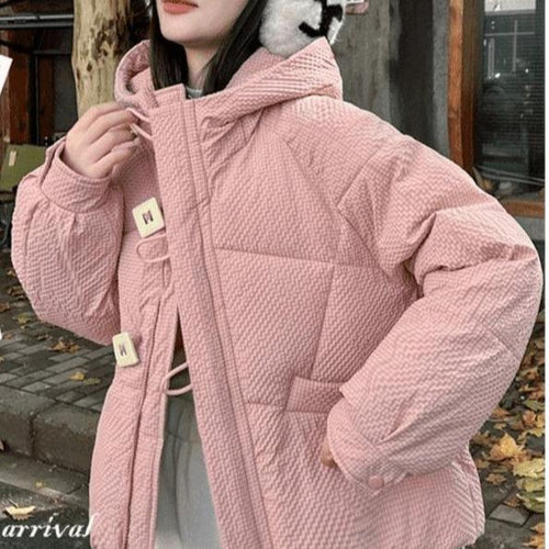 Doudoune feminine d'hiver avec capuche et boutons décoratifs Chic & Stil