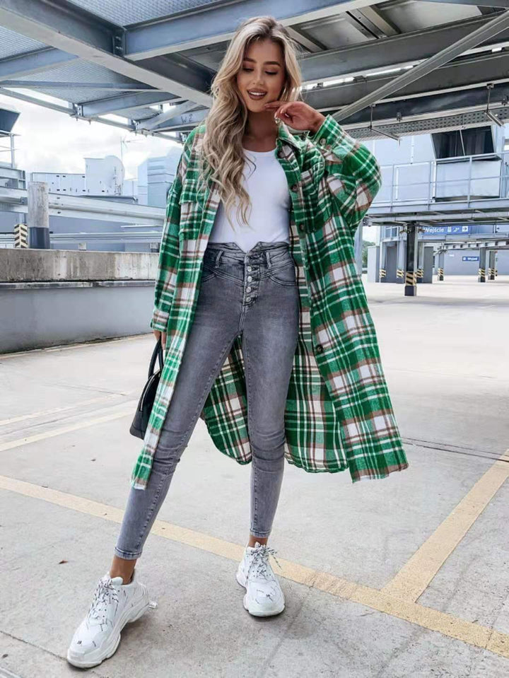 Oversized checkered jacket for women in a casual chic style