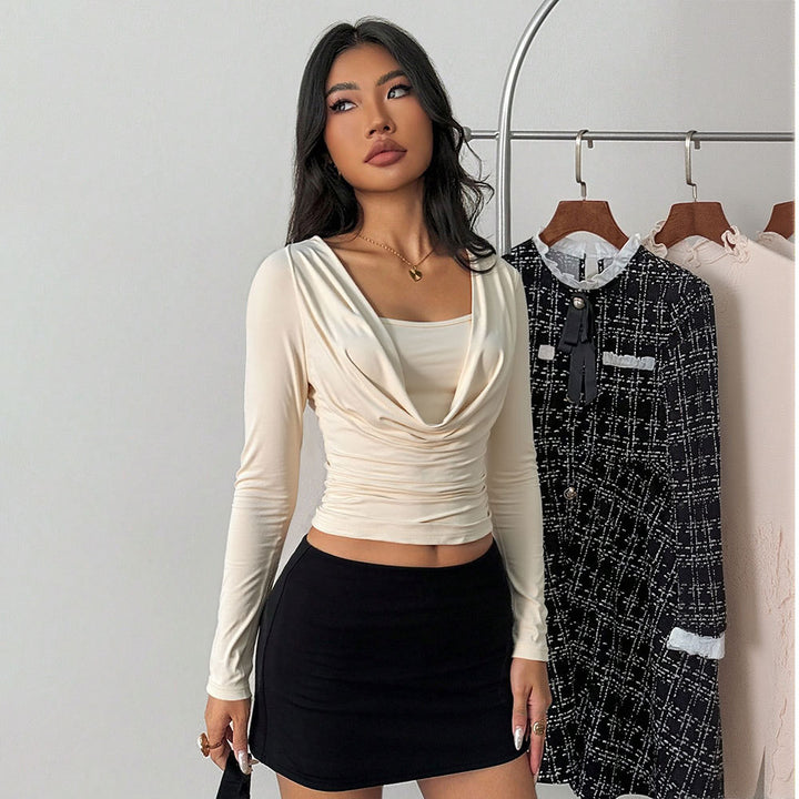 Chemise ajustée pour femmes à manches longues avec design enveloppant et col en V élégant Chic & Stil