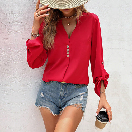 Blouse pour femmes avec des détails de boutons élégants et un chic col en V Chic & Stil