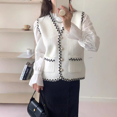 Knit vest for ladies with pearl buttons and contrasting details Amarae