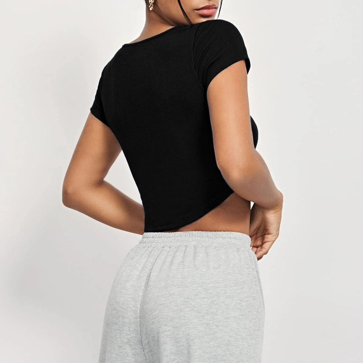 Femme haut court avec décolleté carré et patte de boutonnage Chic & Stil