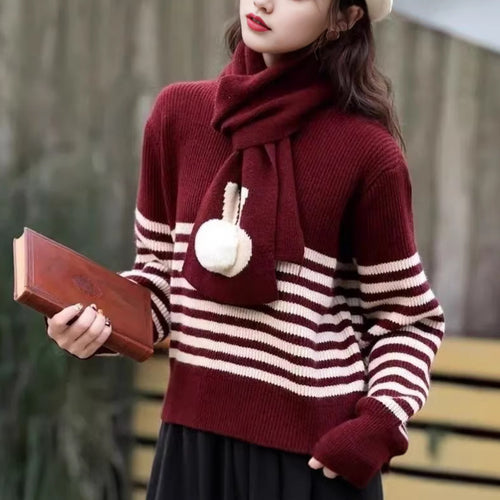 Pull tricoté confortable pour femmes avec col montant et rayures frappantes Chic & Stil