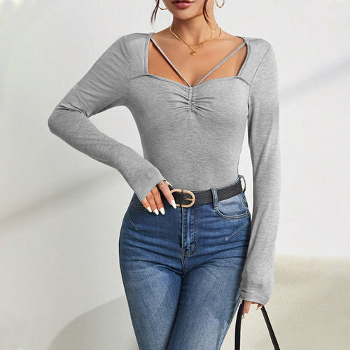 Body à manches longues pour femmes avec un décolleté en V à la mode et des détails sophistiqués sur les épaules Chic & Stil