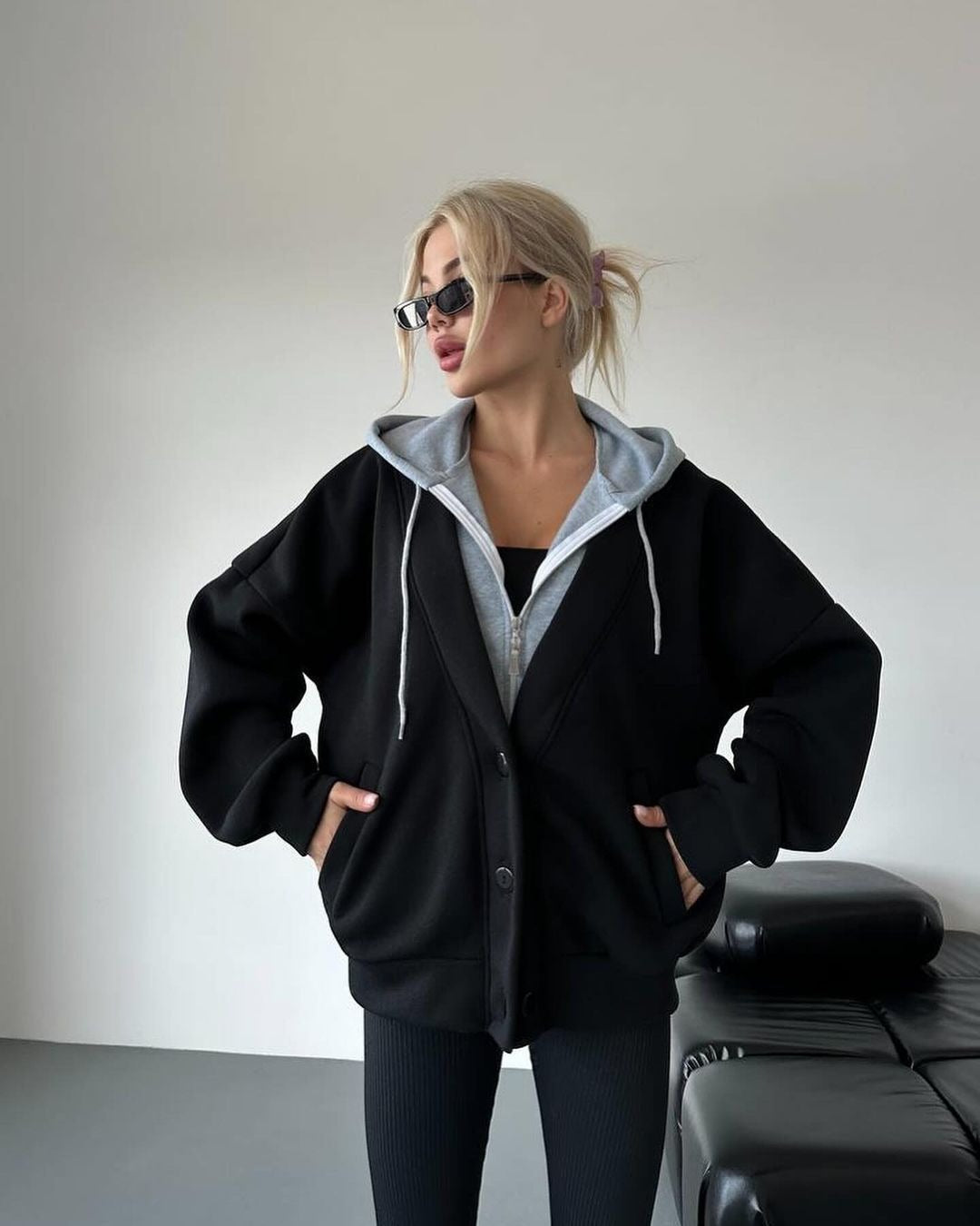 Comfortable oversized jacket for women with hood and snap closure Lune London
