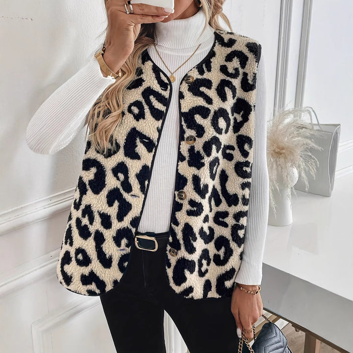 Ladies Cozy Quilted Gilet with Leopard Print Lune London