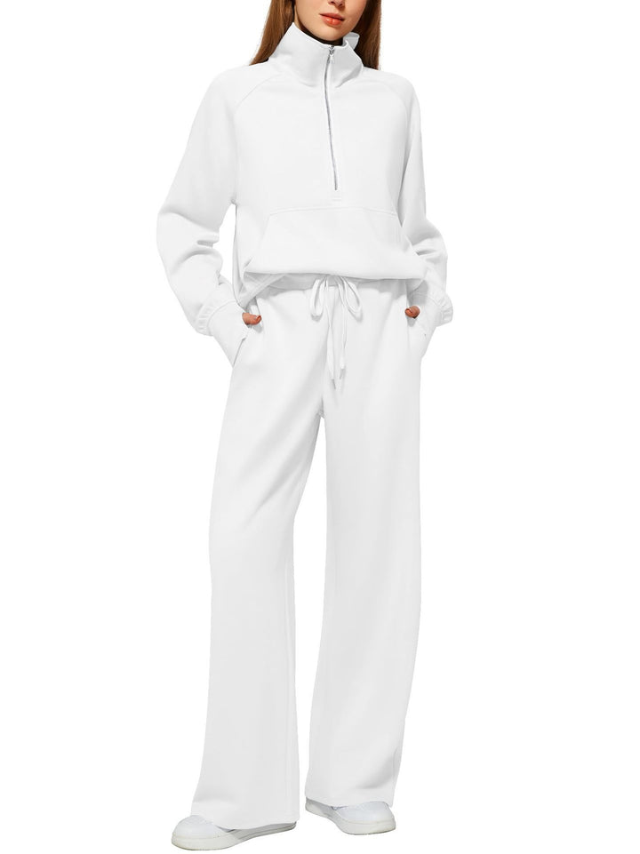Women's sports set with high collar and wide legs Lune London