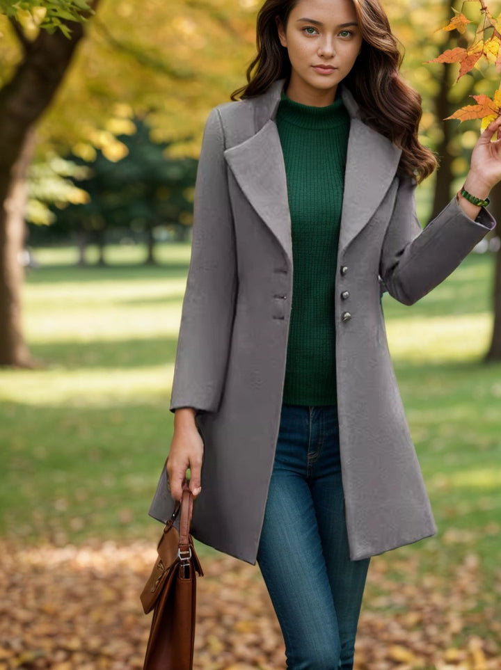Elegant and fitted trench coat for women with textured fabric Amarae