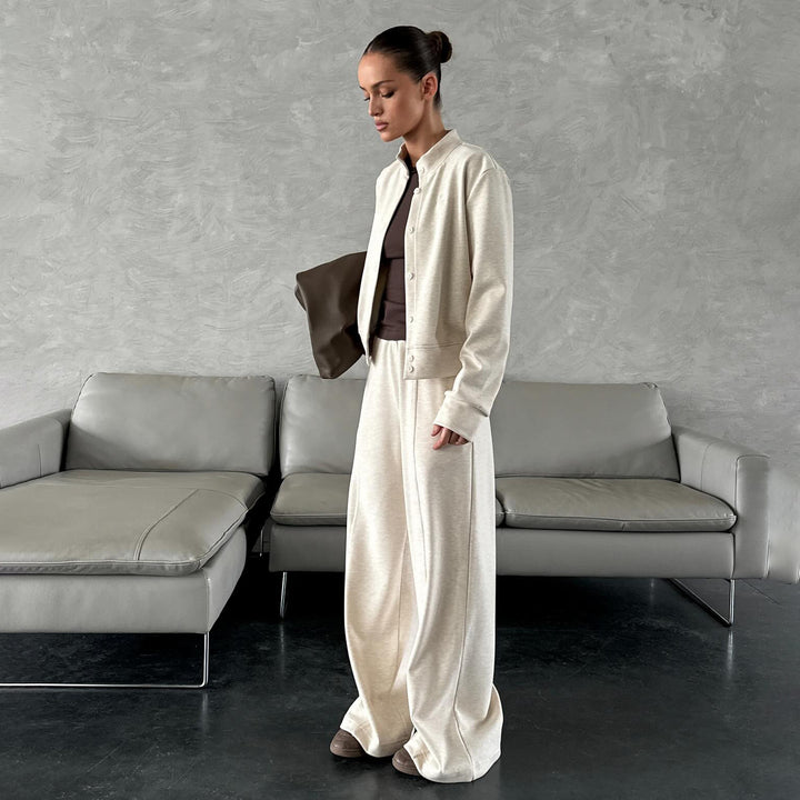 Casual women's jogger set with loose fit and comfortable top Lune London