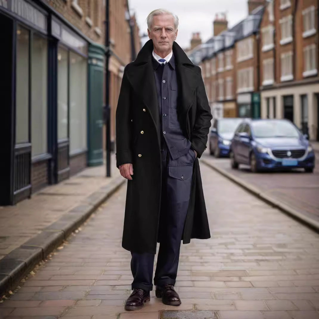 Elegant long coat for men with double-breasted closure and large lapels Lune London
