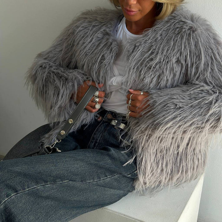 Ladies Faux Fur Jacket with Wide Sleeves and Relaxed Fit Lune London