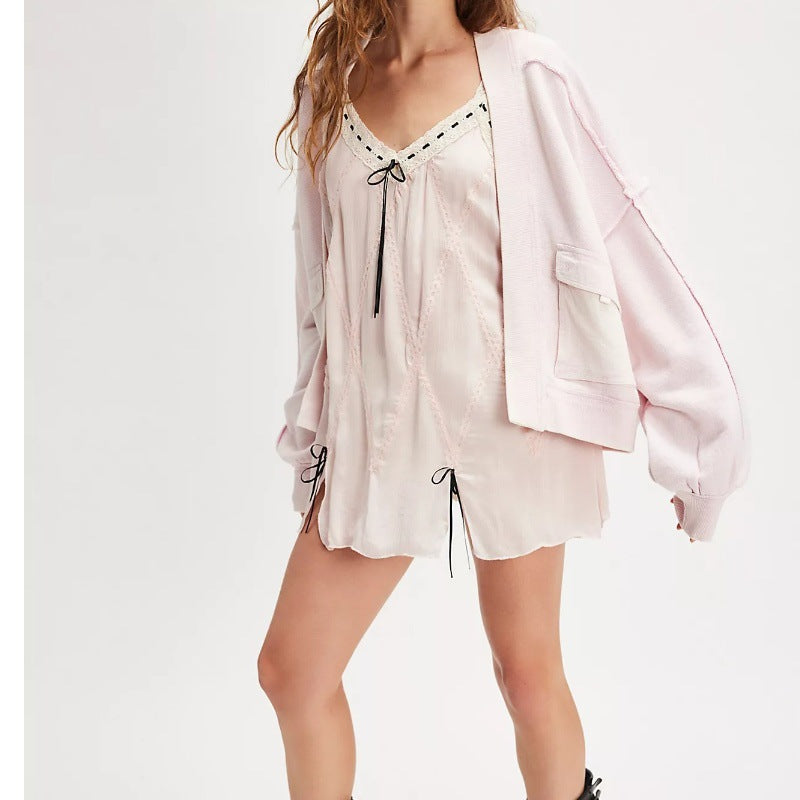 Casual lounge set for women with lace accents and large collar Lune London