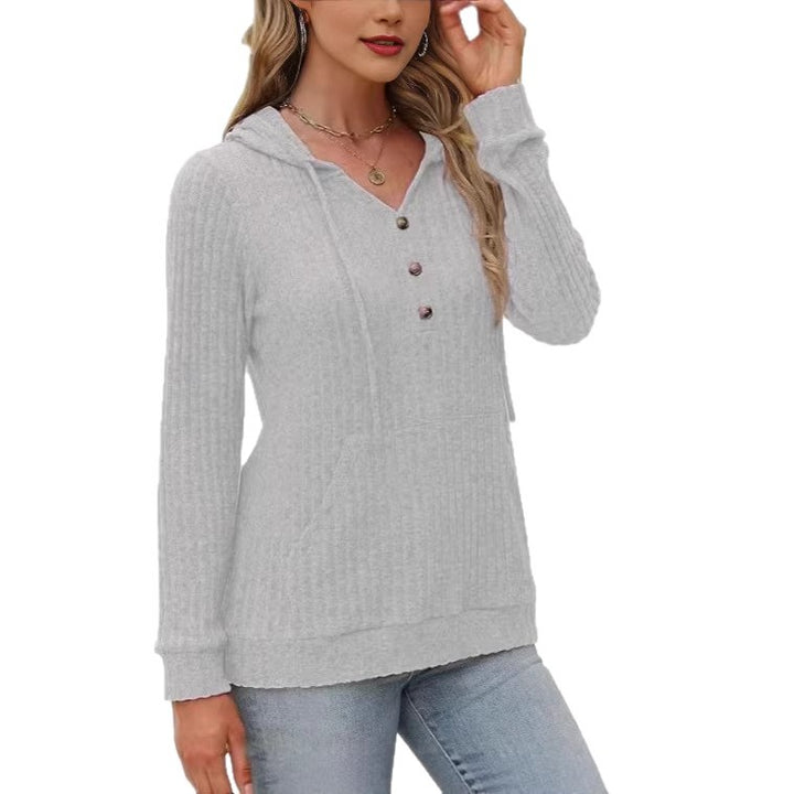 Sweat à capuche confortable pour femmes avec patte de boutonnage et poches latérales Chic & Stil