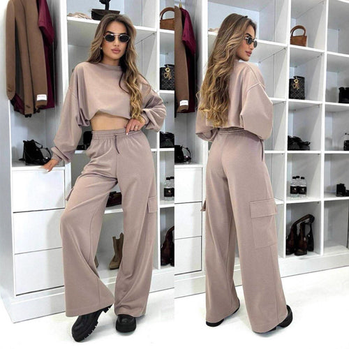 Oversized loungewear set for women with cropped sweatshirt and loose pants Amarae