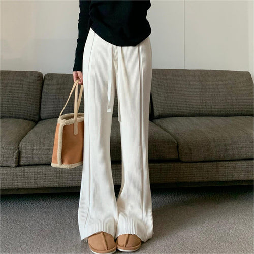 Pantalon plissé pour femme avec taille haute et ceinture ajustable Chic & Stil