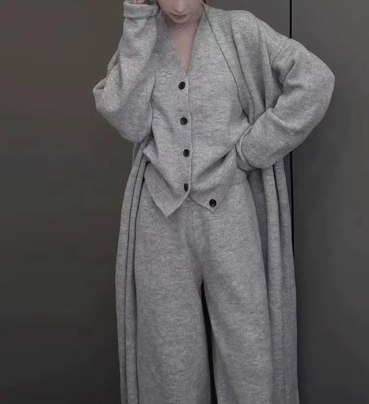 Ensemble en tricot pour femmes avec cardigan réchauffant et pantalons confortables Chic & Stil