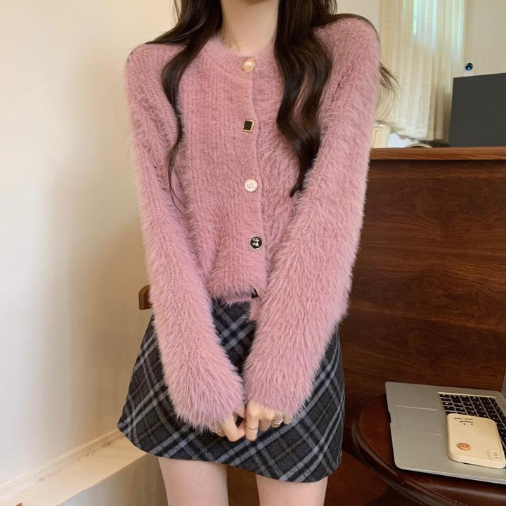 Cardigan féminin confortable avec un design boutonnière et une allure élégante Chic & Stil