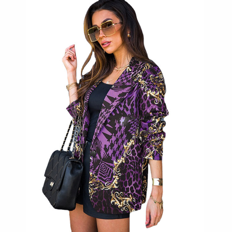 Women Fashion Blazer with an elegant pattern and a relaxed chic cut and style