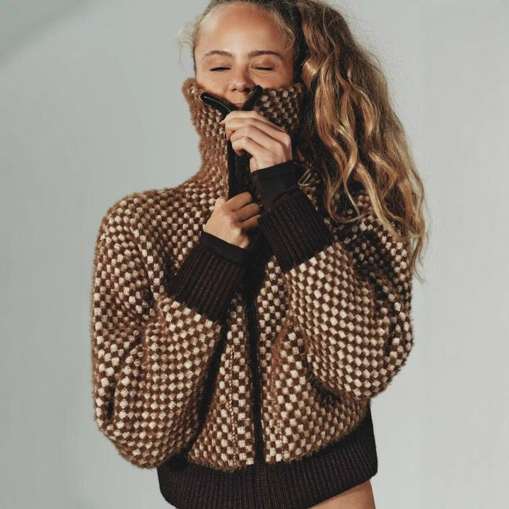 Veste en fleece à la mode pour femmes avec col montant et poches pratiques Chic & Stil