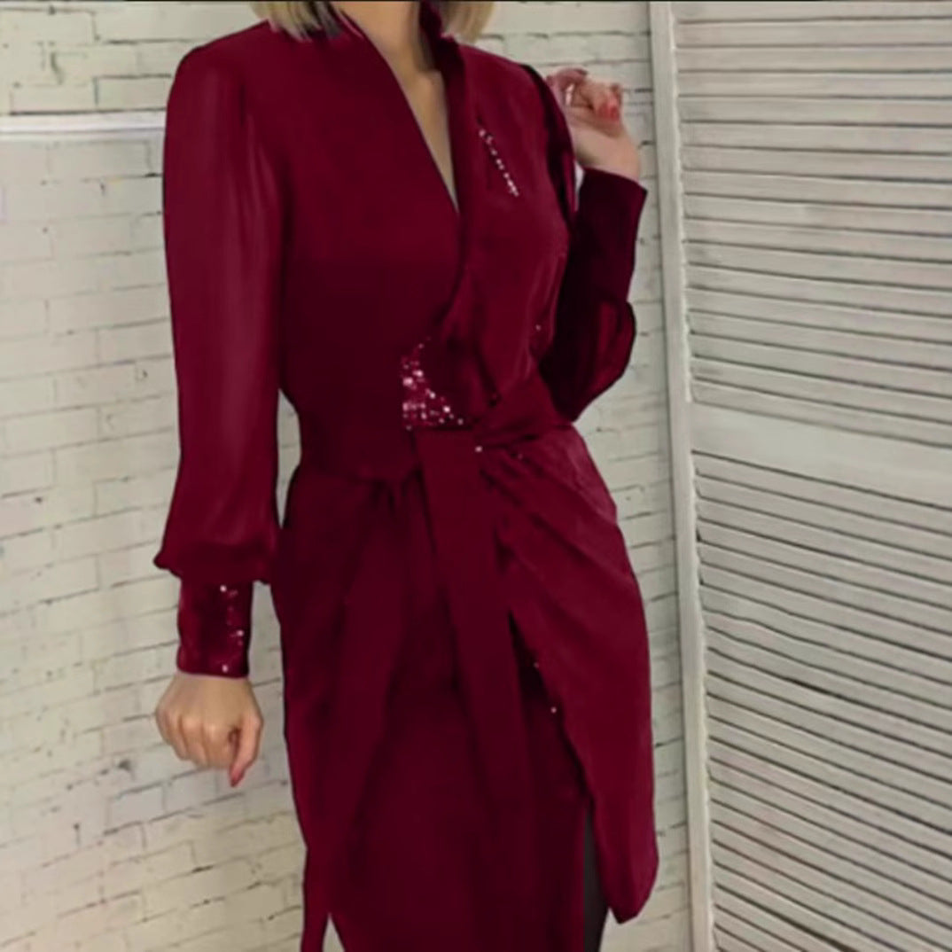 Robe enveloppante pour femmes avec des sequins glamour et une ceinture astucieuse Chic & Stil