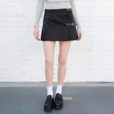 Pull tricoté pour femmes avec col et détails en volants Chic & Stil