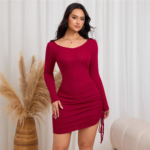 Robe courte ajustée pour femme avec fronces et élégant col bateau Chic & Stil