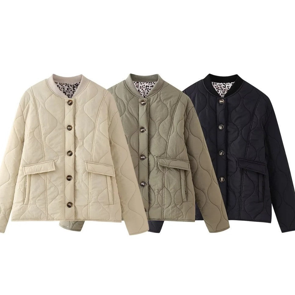 Short quilted jacket for women with pockets and modern collar Amarae