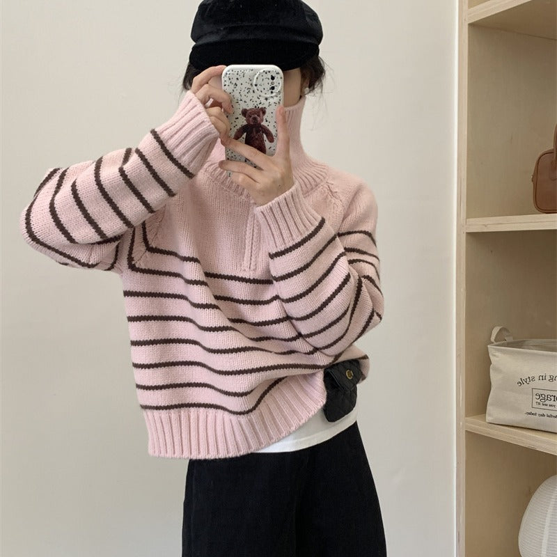 Sweater décontracté pour femmes avec design rayé et demi-zip Chic & Stil