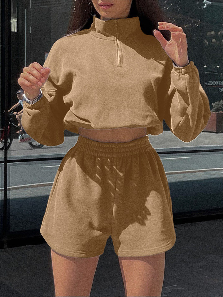 Lune London short-sleeved sports set for women with high collar and elastic waistband