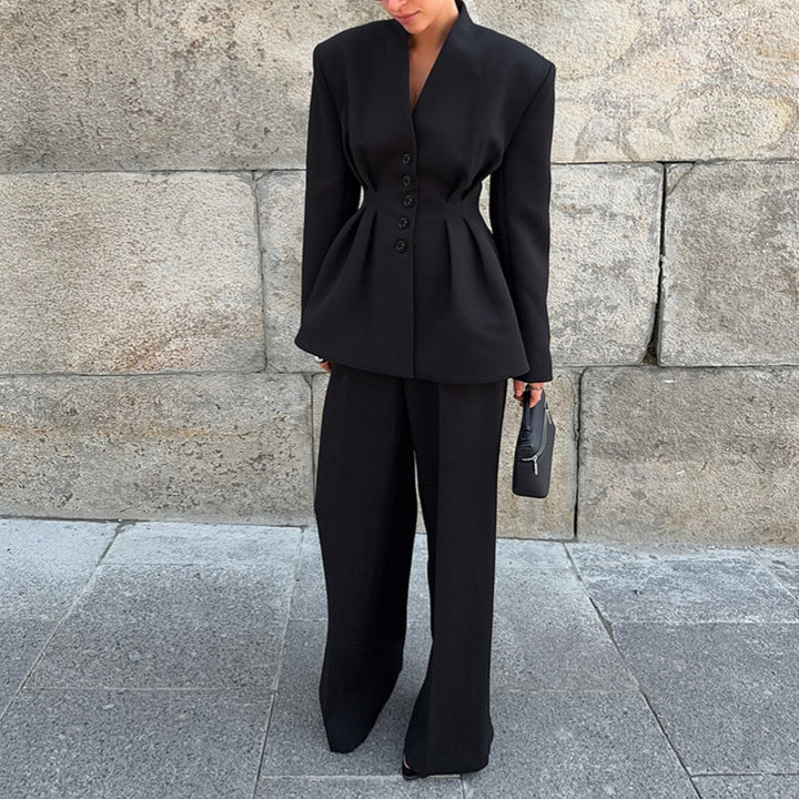 Fitted suit jacket for women with wide pants Lune London