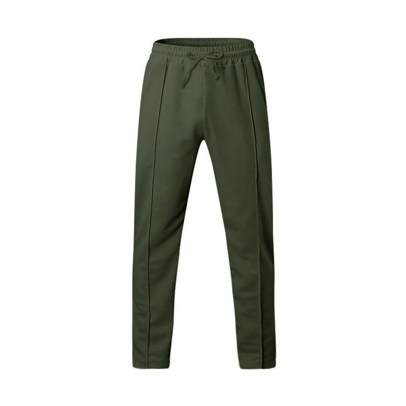 Sporty jogging pants for men with elastic waistband and practical side pockets Lune London
