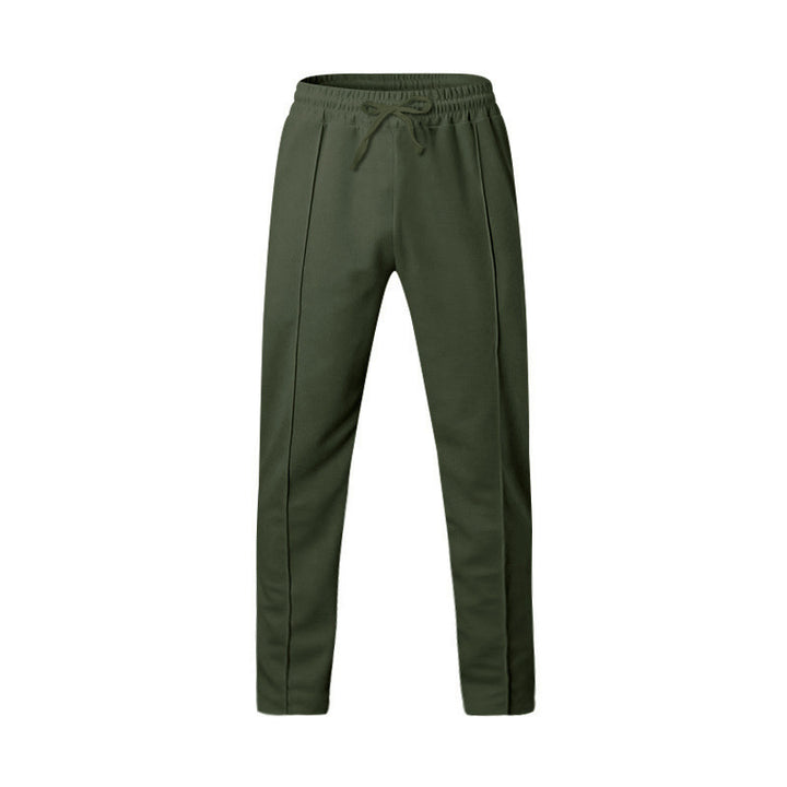 Sporty jogging pants for men with elastic waistband and practical side pockets Lune London