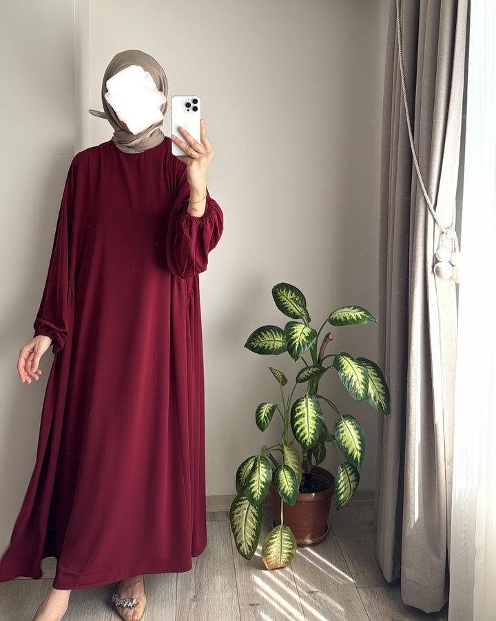 Elegant maxi dress for ladies with voluminous sleeves and a fluid cut Lune London
