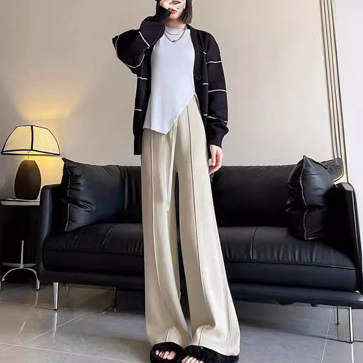 Pantalons en tricot de haute qualité pour femmes avec une taille douce et une élégante structure en rib Chic & Stil