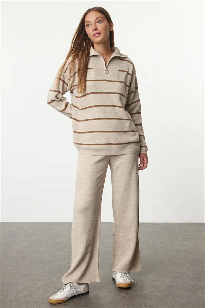 Casual knitted sweater for women with half-zip and oversized fit Lune London