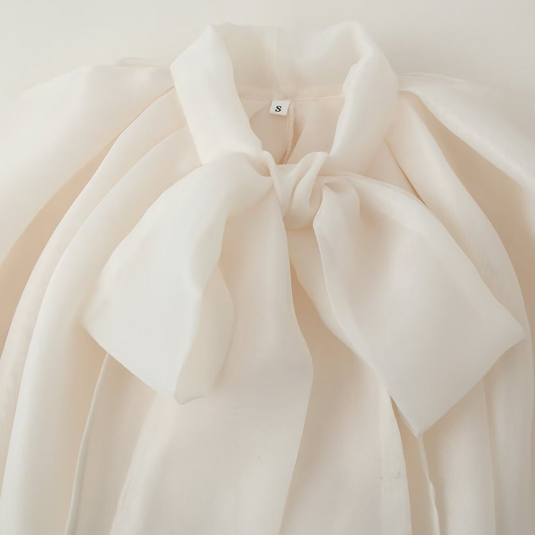 Women's sleeveless chiffon blouse with bow collar Amarae