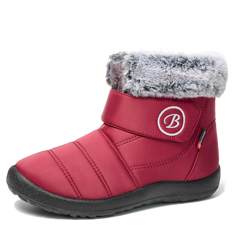 Insulated winter boots for women with practical velcro closure and warm fleece lining Lune London