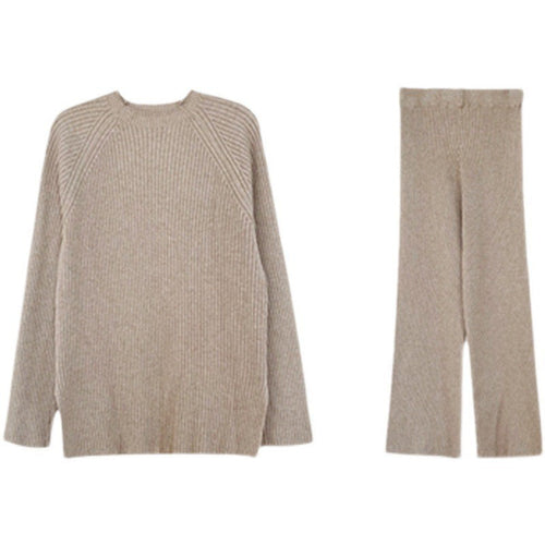 Women's knit set with a loose fit and a chic and stylish design
