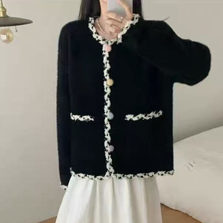 Veste câline pour femmes au style élégant avec des accents contrastants Chic & Stil