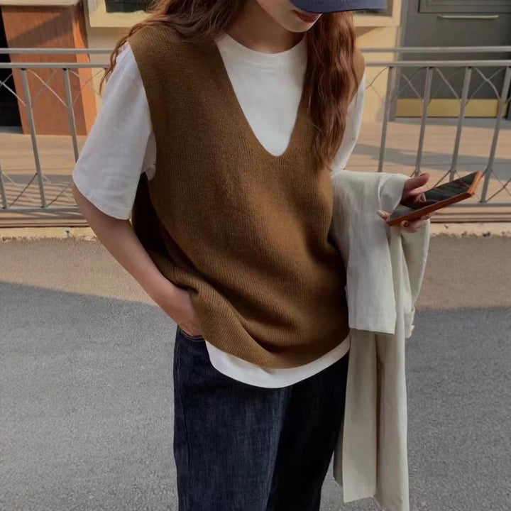Gilet tricoté pour femmes avec décolleté en V profond et coupe aérienne Chic & Stil