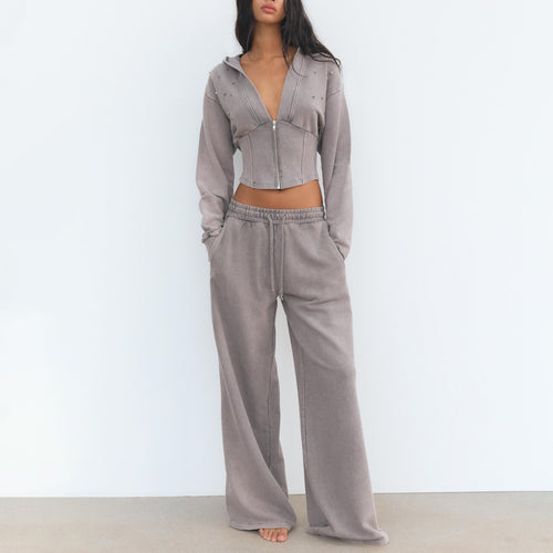 Trendy outfit for women with cropped hoodie and wide pants Amarae