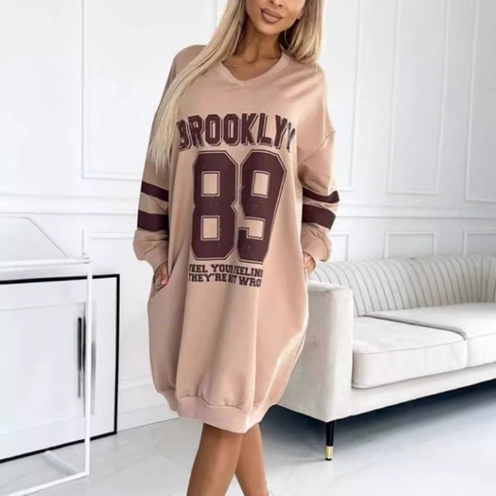 Oversized casual sports dress for women with V-neck and contrasting sleeves Lune London