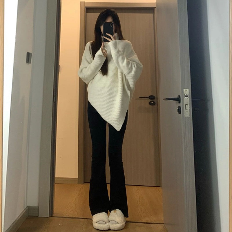 Casual knit sweater for women with an asymmetric cut and a soft material Lune London