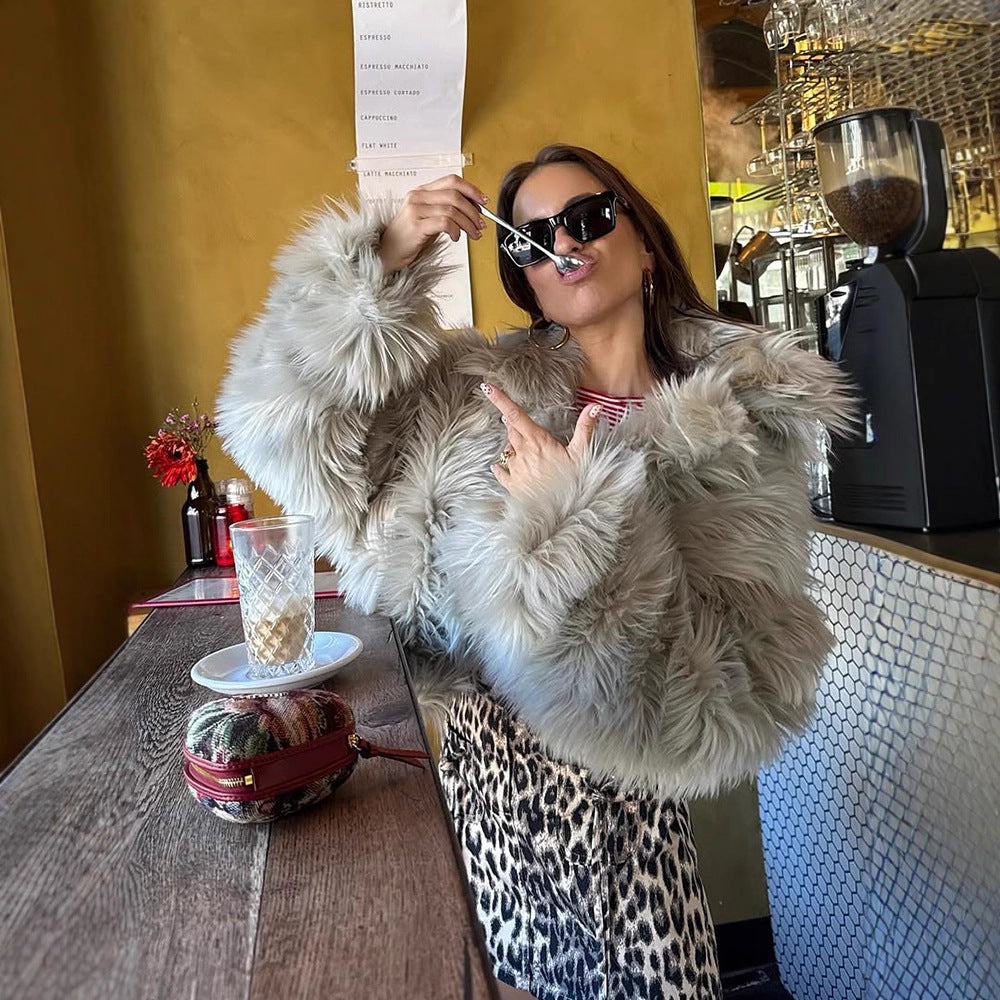 Women's short cut voluminous faux fur coat with shaggy texture Amarae