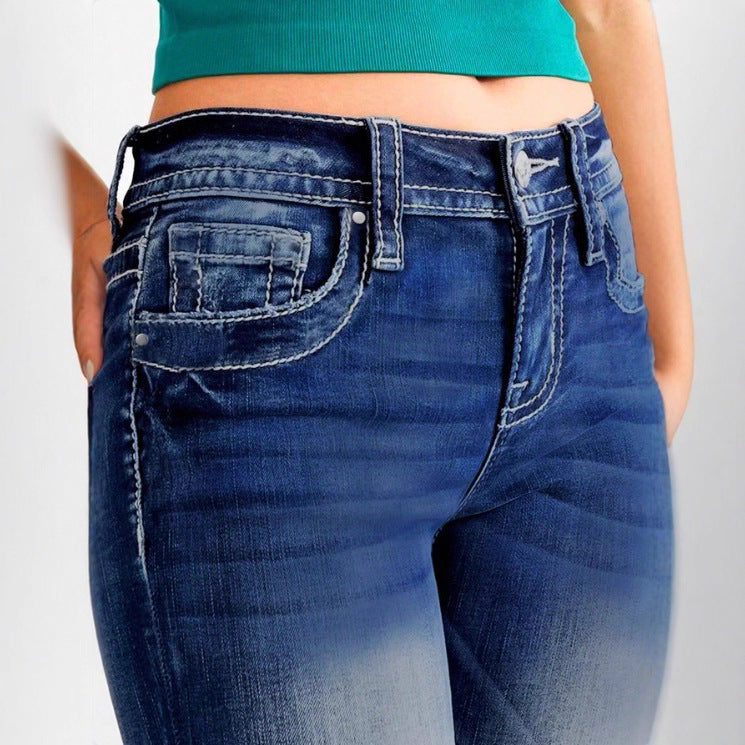 Women's cropped jeans with turn-up, mid-rise waist and used wash Amarae